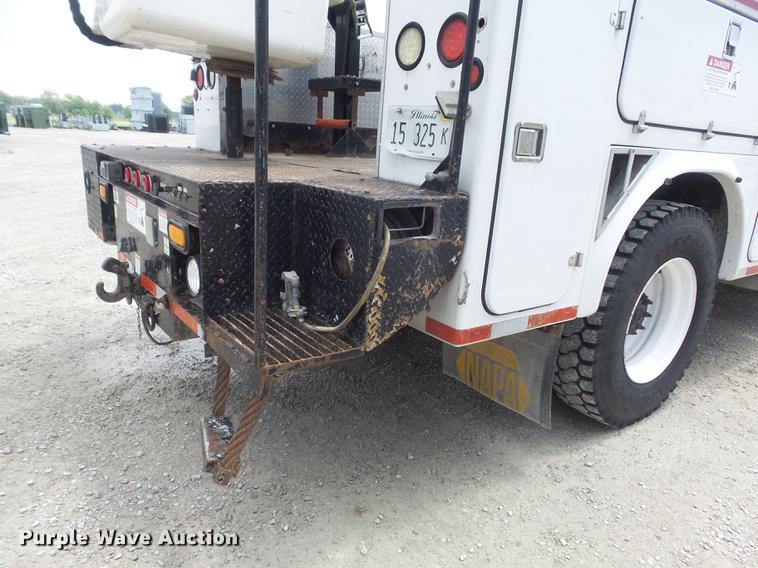 image for item DD7228 2001 Freightliner FL70 bucket truck