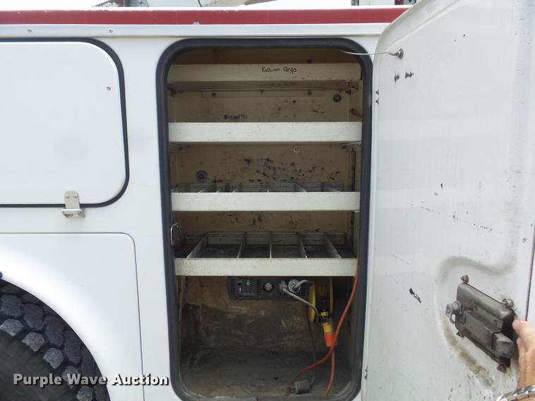 image for item DD7228 2001 Freightliner FL70 bucket truck