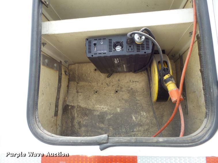 image for item DD7228 2001 Freightliner FL70 bucket truck