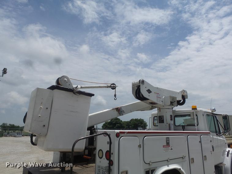 image for item DD7228 2001 Freightliner FL70 bucket truck