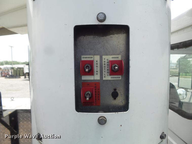 image for item DD7228 2001 Freightliner FL70 bucket truck