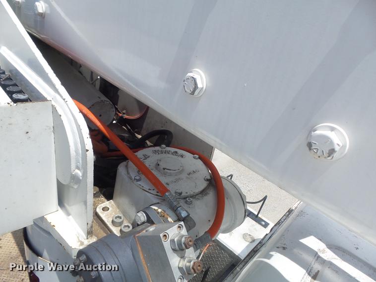 image for item DD7228 2001 Freightliner FL70 bucket truck