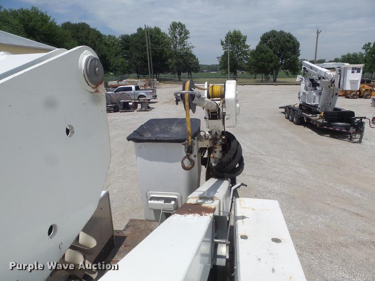 image for item DD7228 2001 Freightliner FL70 bucket truck