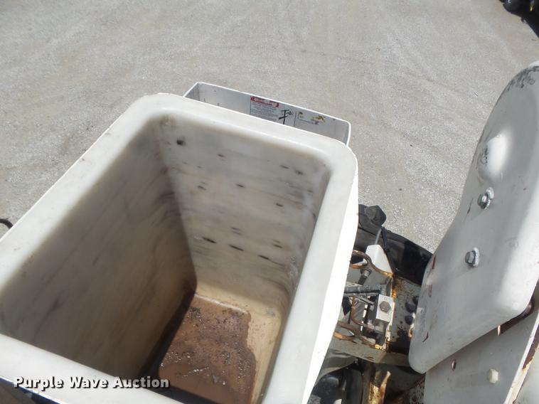 image for item DD7228 2001 Freightliner FL70 bucket truck