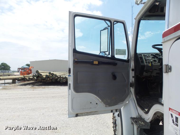 image for item DD7228 2001 Freightliner FL70 bucket truck