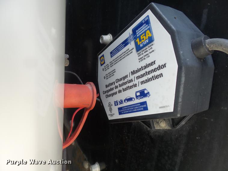 image for item DD7228 2001 Freightliner FL70 bucket truck