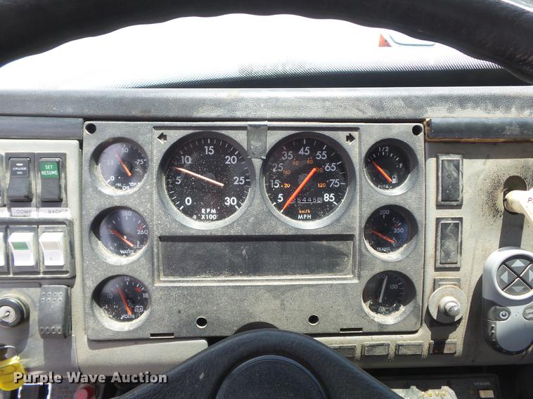 image for item DD7228 2001 Freightliner FL70 bucket truck