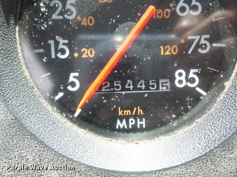 image for item DD7228 2001 Freightliner FL70 bucket truck