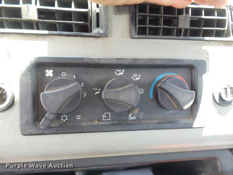 image for item DD7228 2001 Freightliner FL70 bucket truck