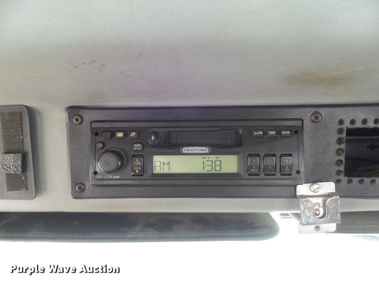 image for item DD7228 2001 Freightliner FL70 bucket truck