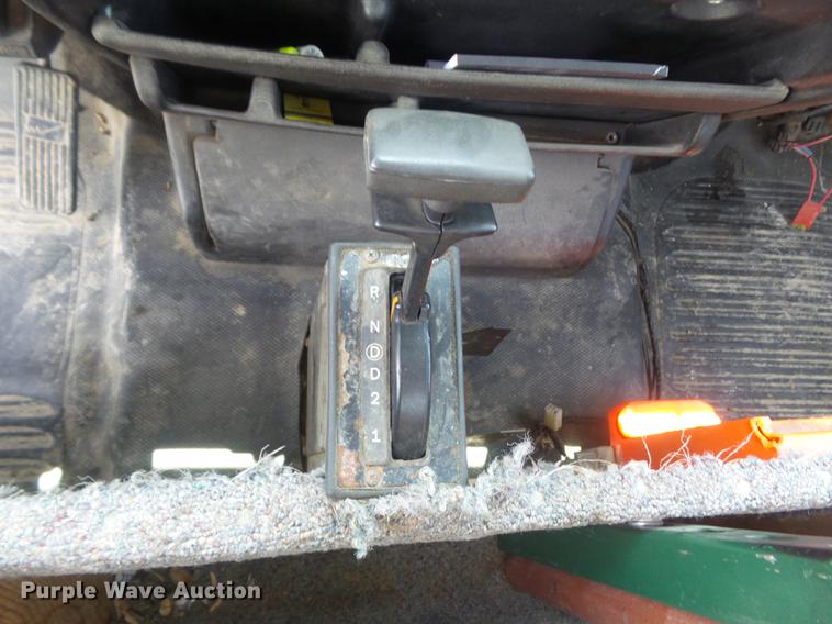 image for item DD7228 2001 Freightliner FL70 bucket truck