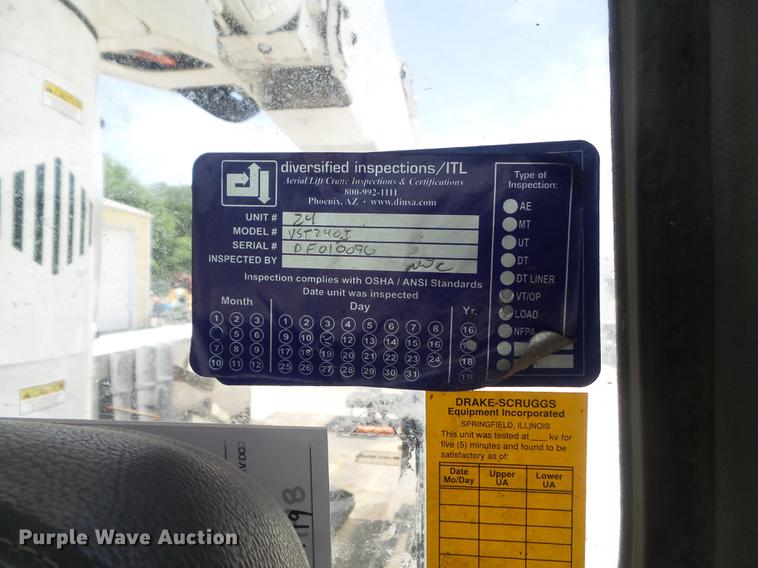 image for item DD7228 2001 Freightliner FL70 bucket truck