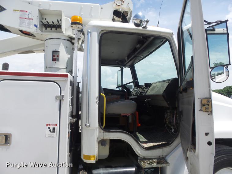 image for item DD7228 2001 Freightliner FL70 bucket truck