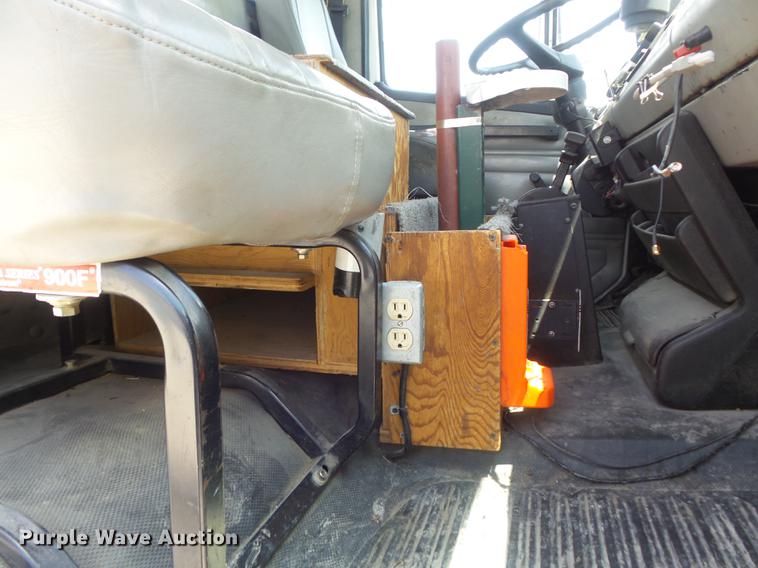 image for item DD7228 2001 Freightliner FL70 bucket truck