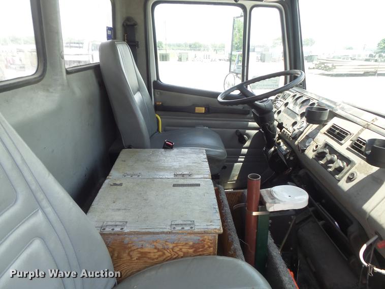 image for item DD7228 2001 Freightliner FL70 bucket truck