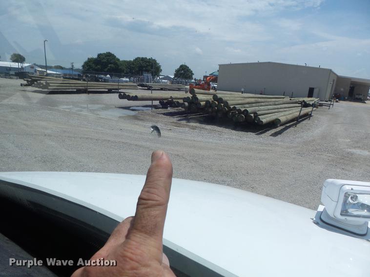 image for item DD7228 2001 Freightliner FL70 bucket truck