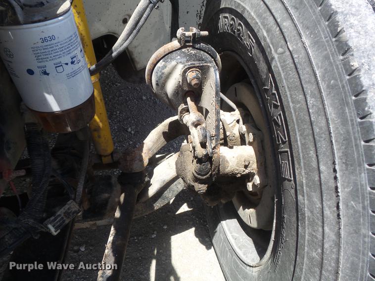 image for item DD7228 2001 Freightliner FL70 bucket truck