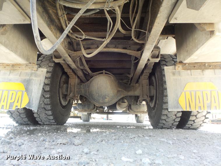 image for item DD7228 2001 Freightliner FL70 bucket truck