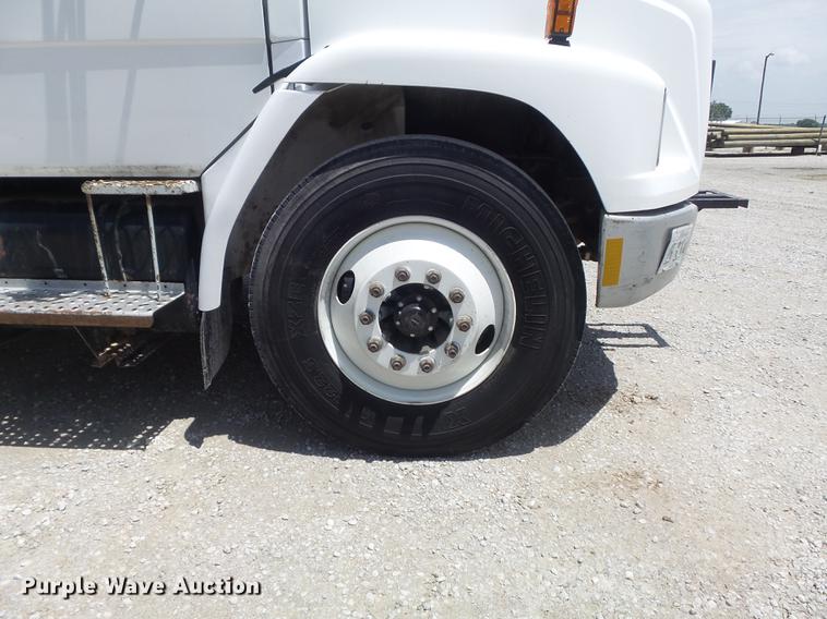 image for item DD7228 2001 Freightliner FL70 bucket truck