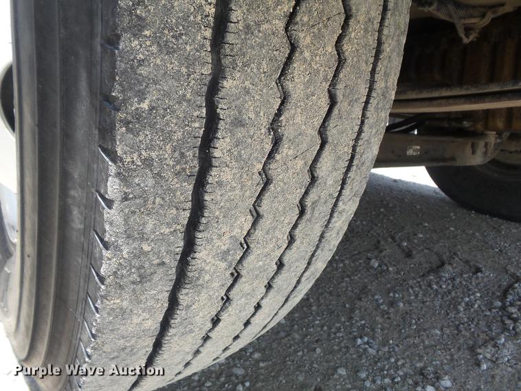 image for item DD7228 2001 Freightliner FL70 bucket truck