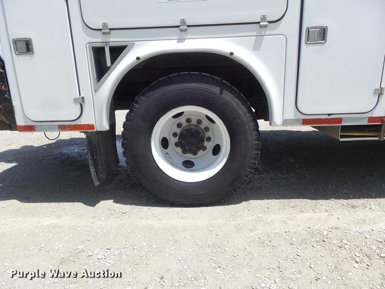 image for item DD7228 2001 Freightliner FL70 bucket truck