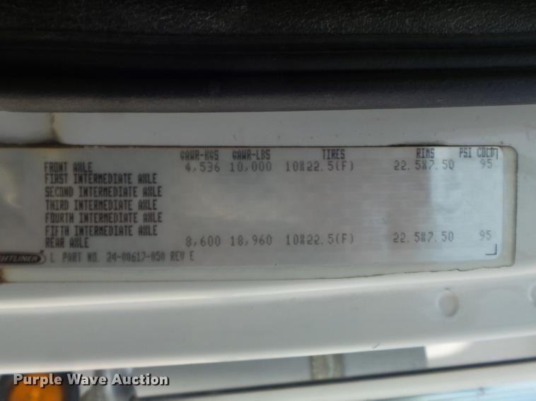 image for item DD7228 2001 Freightliner FL70 bucket truck