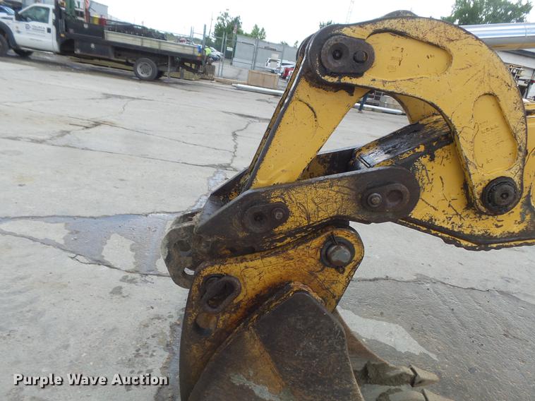 image for item DD7248 2000 John Deere 310SE backhoe