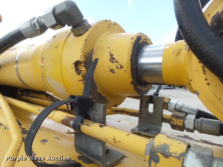 image for item DD7248 2000 John Deere 310SE backhoe