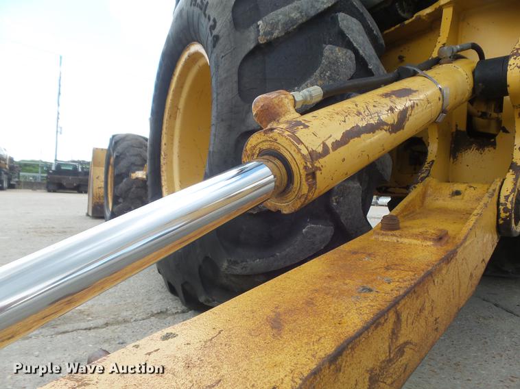 image for item DD7248 2000 John Deere 310SE backhoe