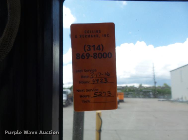 image for item DD7248 2000 John Deere 310SE backhoe