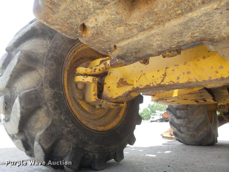 image for item DD7248 2000 John Deere 310SE backhoe