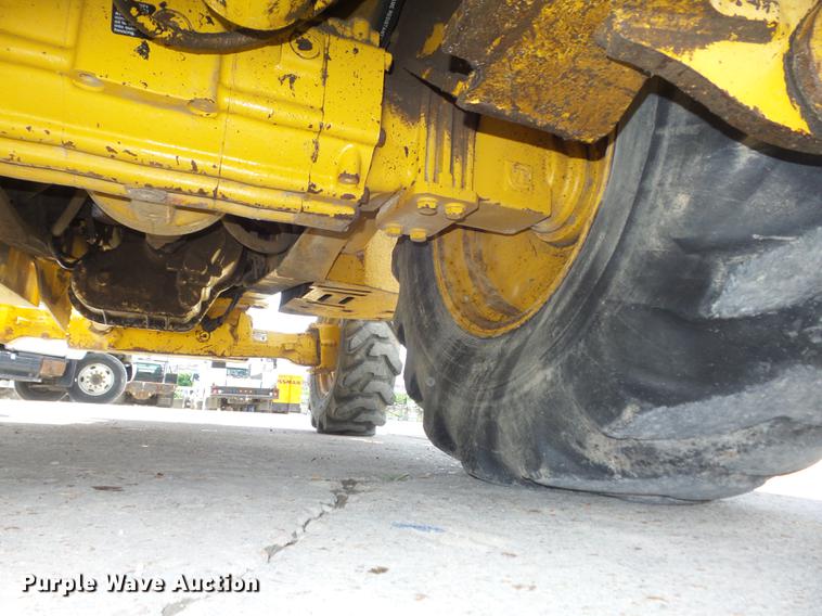 image for item DD7248 2000 John Deere 310SE backhoe