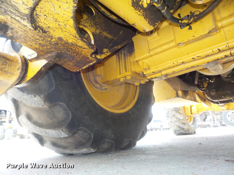 image for item DD7248 2000 John Deere 310SE backhoe