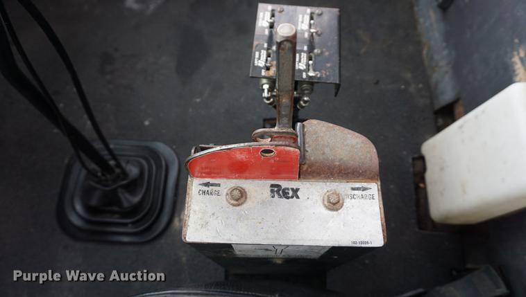 image for item DD7721 1990 Ford LT8000 water truck