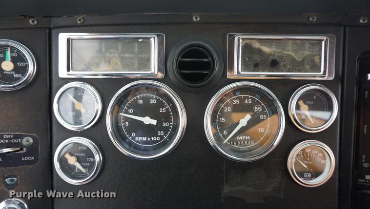 image for item DD7721 1990 Ford LT8000 water truck