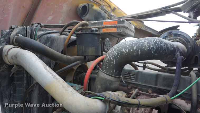 image for item DD7721 1990 Ford LT8000 water truck