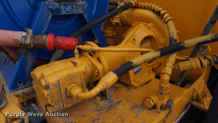 image for item DD7721 1990 Ford LT8000 water truck