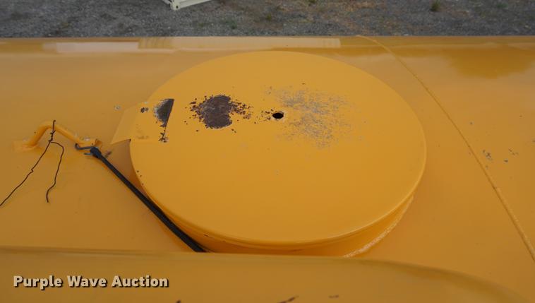 image for item DD7721 1990 Ford LT8000 water truck