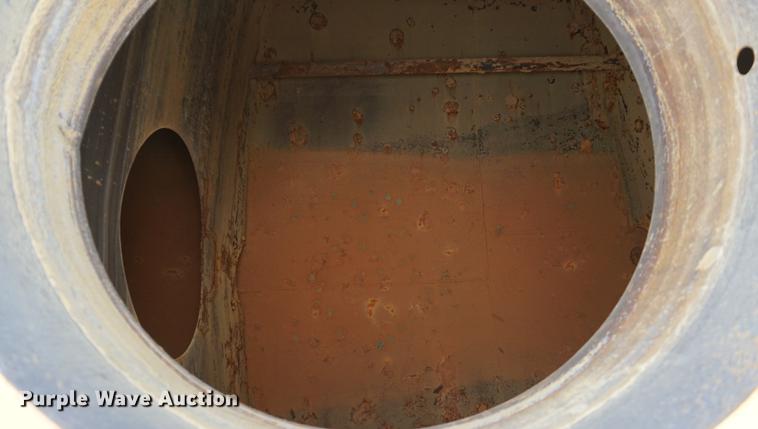 image for item DD7721 1990 Ford LT8000 water truck