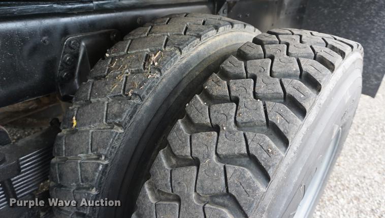 image for item DD7721 1990 Ford LT8000 water truck