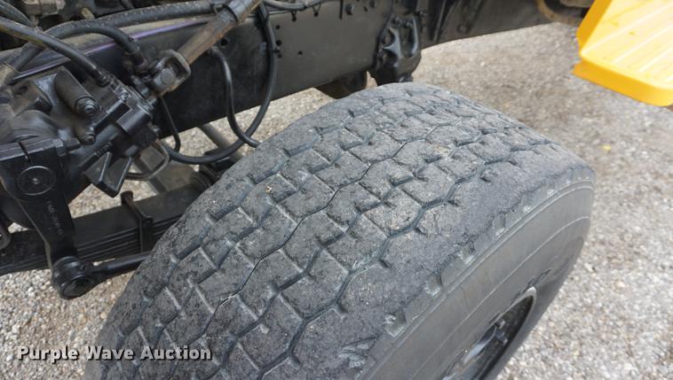 image for item DD7721 1990 Ford LT8000 water truck