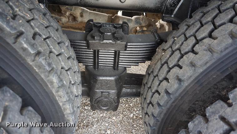 image for item DD7721 1990 Ford LT8000 water truck