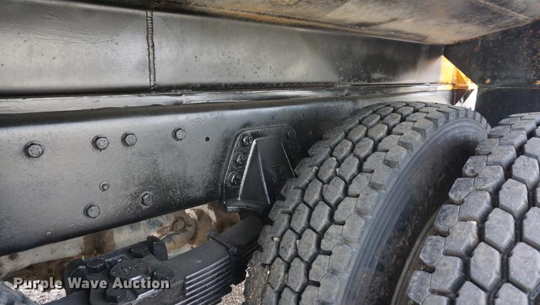 image for item DD7721 1990 Ford LT8000 water truck