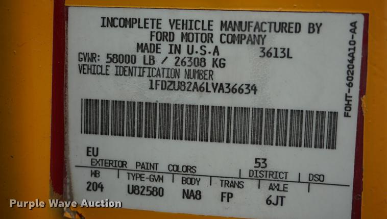 image for item DD7721 1990 Ford LT8000 water truck