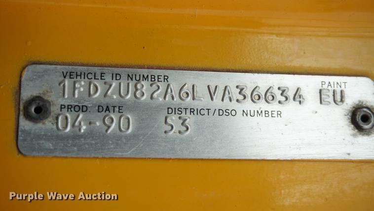 image for item DD7721 1990 Ford LT8000 water truck