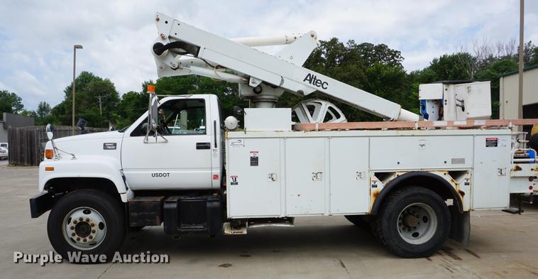 image for item DD7728 1999 GMC C7500 bucket truck