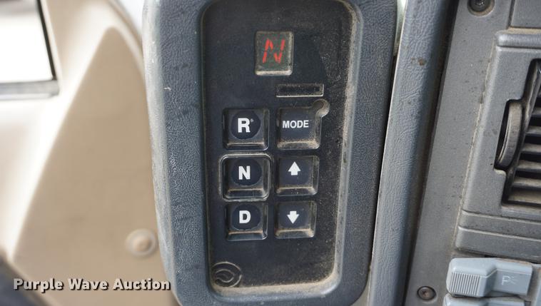 image for item DD7728 1999 GMC C7500 bucket truck