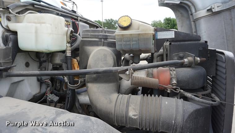 image for item DD7728 1999 GMC C7500 bucket truck