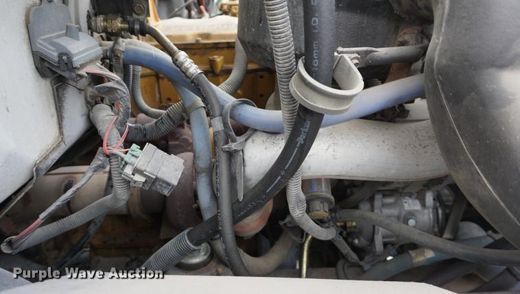 image for item DD7728 1999 GMC C7500 bucket truck