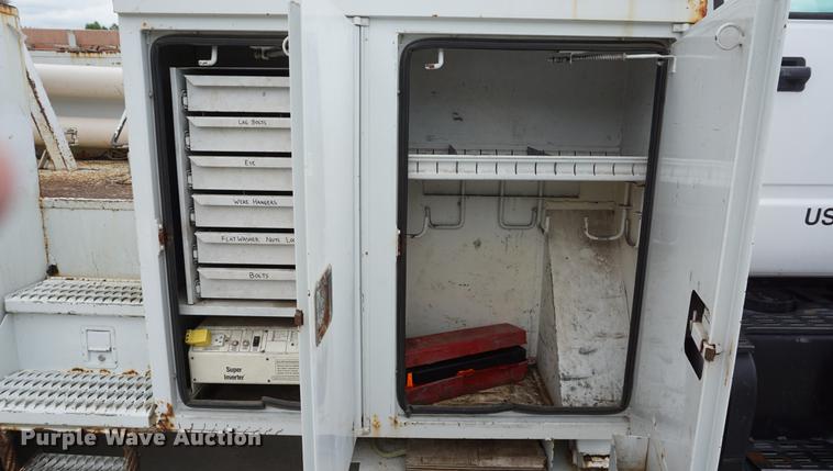 image for item DD7728 1999 GMC C7500 bucket truck